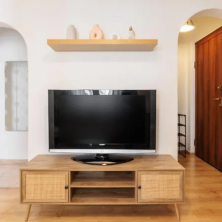 F & B Collection - Flat For 3